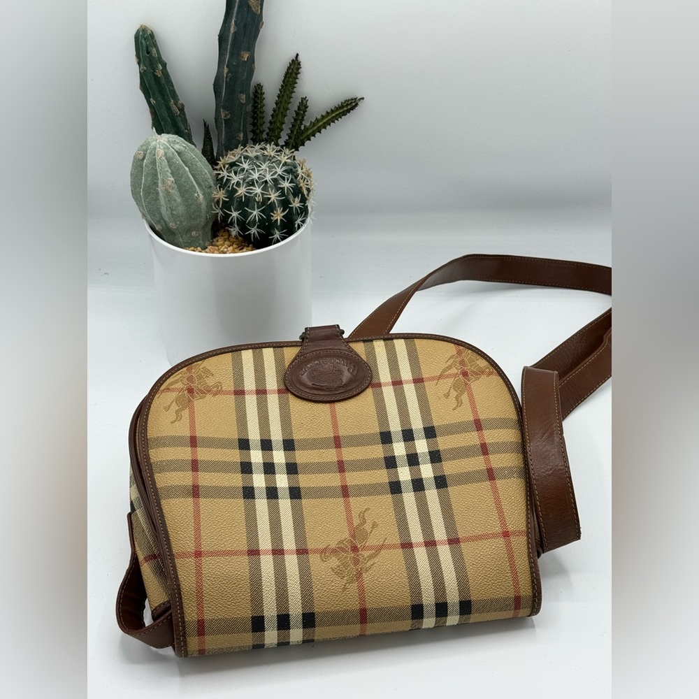AUTHENTIC BURBERRY Crossbody Flap Ba - Picture 6 of 13